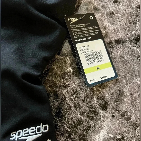 Speedo Women's Swimsuit One Piece Endurance+ Flyback Solid Adult - Picture 5 of 5